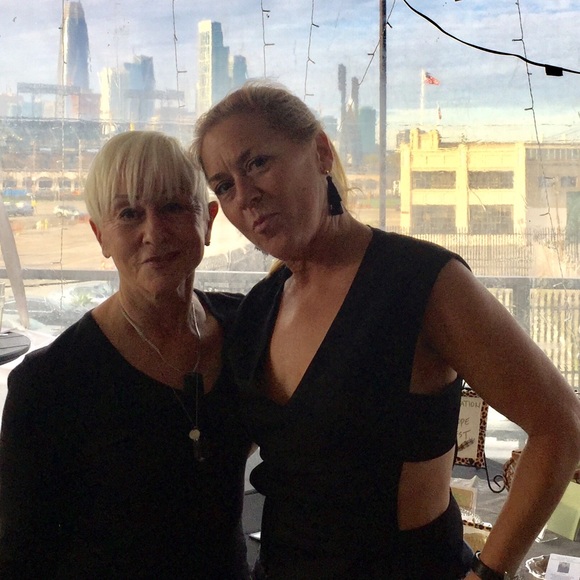 Hay POSHERS... - Picture 3 of 5